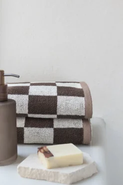 - RETRO-håndklæde - Chocolate - W50 x L 90 cm^Mette Ditmer New