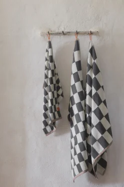 - RETRO-håndklæde - Dark grey - W40 x L55 cm*Mette Ditmer