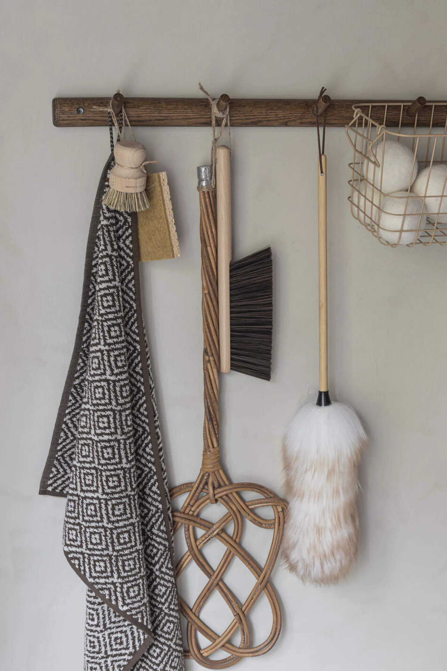 - ROOTS coat rack - Dark oiled^Mette Ditmer New