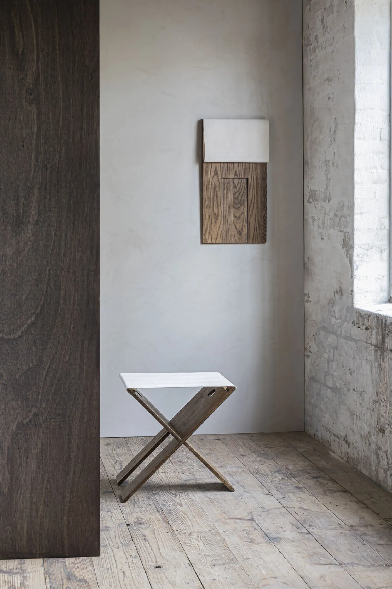 - ROOTS folding stool - Dark oiled*Mette Ditmer New