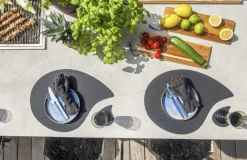 - Drop Dækkeserviet - Grå^MILLE W NORDISK DESIGN