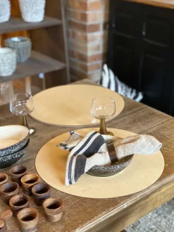 - Rund Dækkeserviet - Beige læder - Ø40 cm*MILLE W NORDISK DESIGN Sale