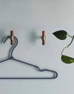 - OAK Knage - børstet messing og egetræ*Moudhome New