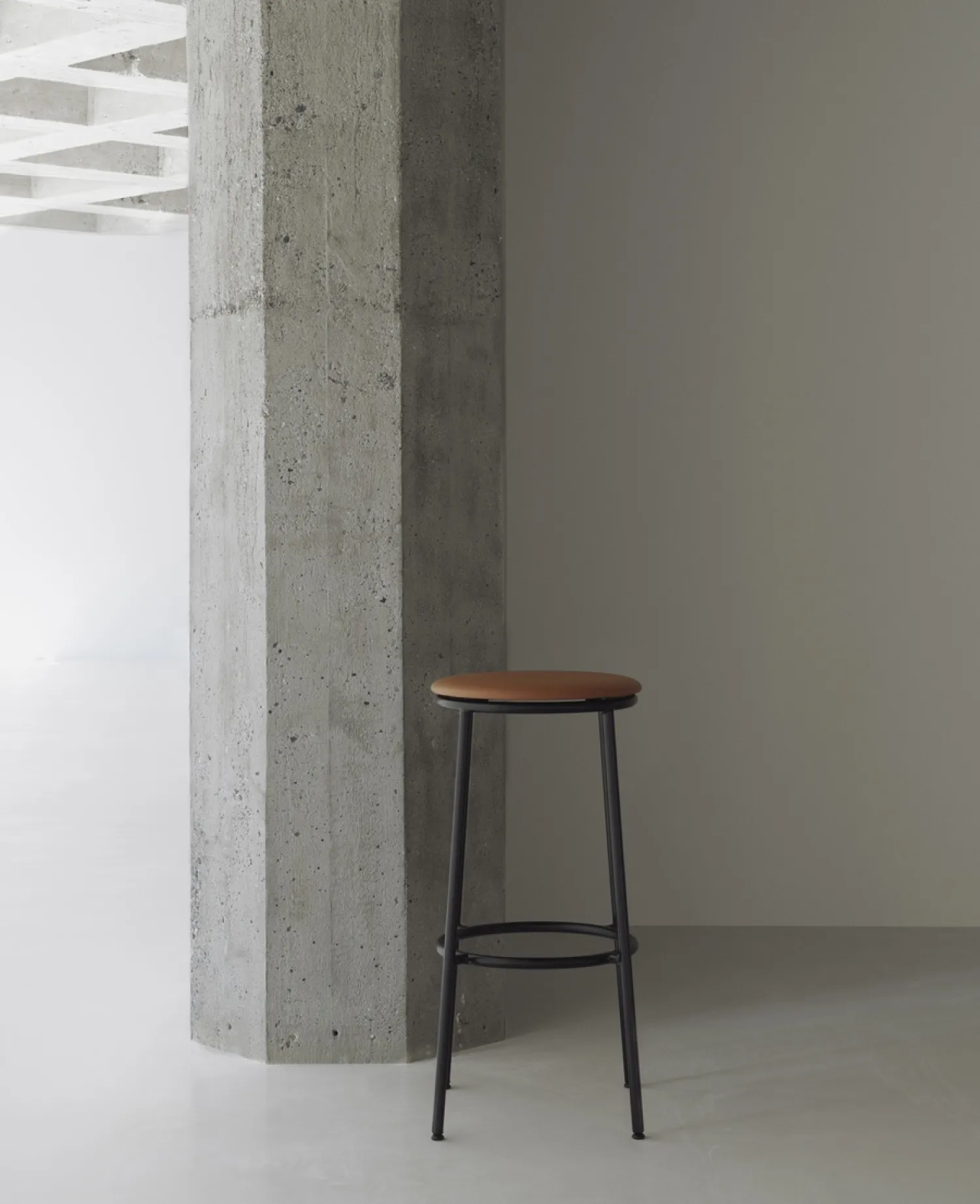 - Circa Barstool 75 cm Uph. Black Steel^Normann Copenhagen Best
