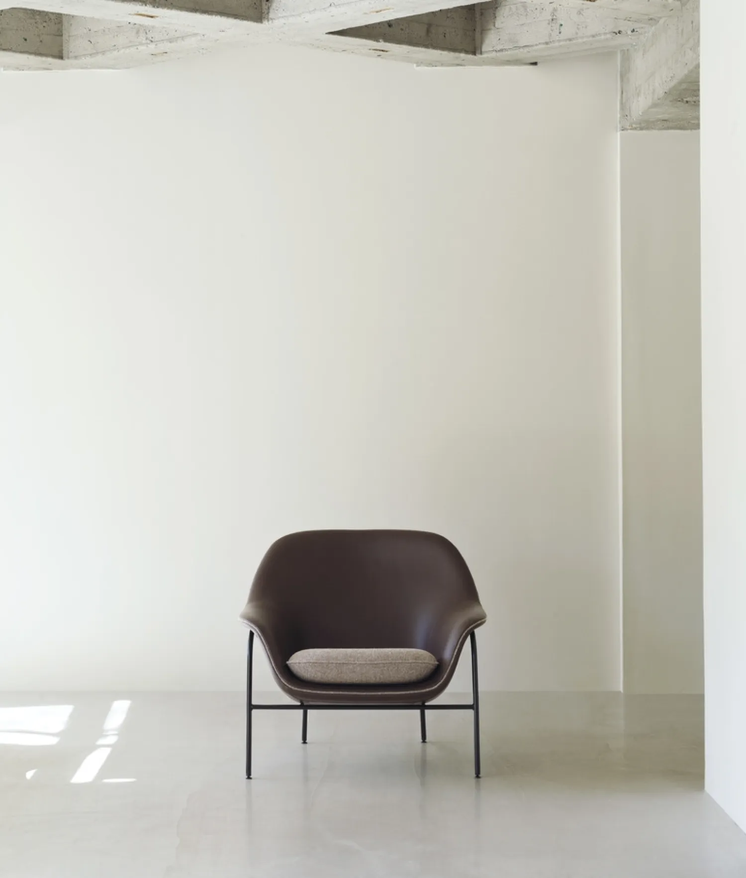 - Drape Lounge Chair Low Black Steel^Normann Copenhagen