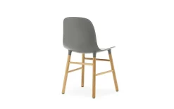 - Form Chair Oak - Stol - Grå og Eg^Normann Copenhagen Hot