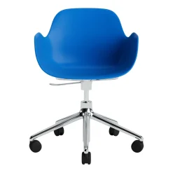 - Form Armstol Swivel 5W med hjul - Alu/Blå^Normann Copenhagen Hot