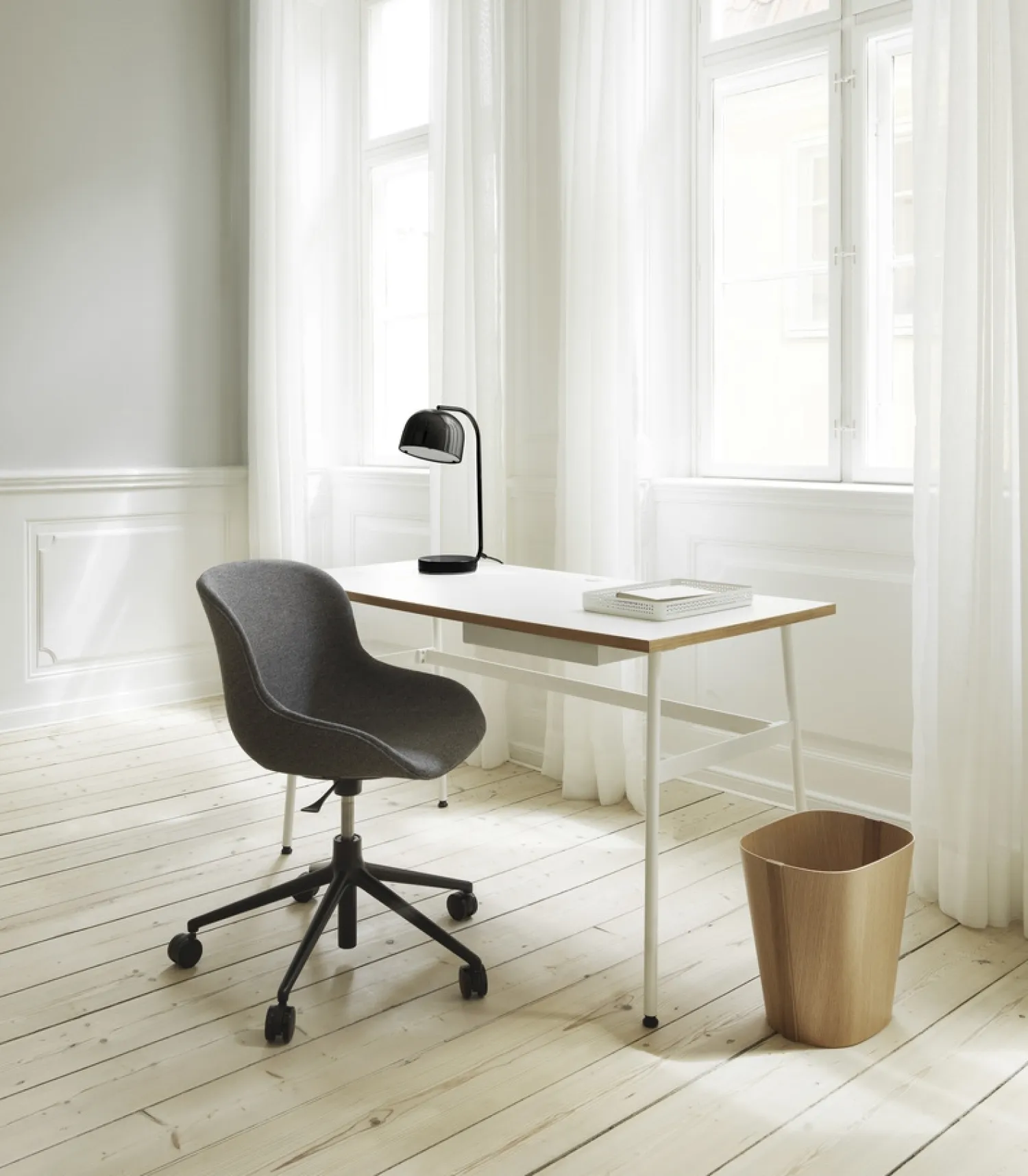 - Journal Desk - skrivebord*Normann Copenhagen Discount