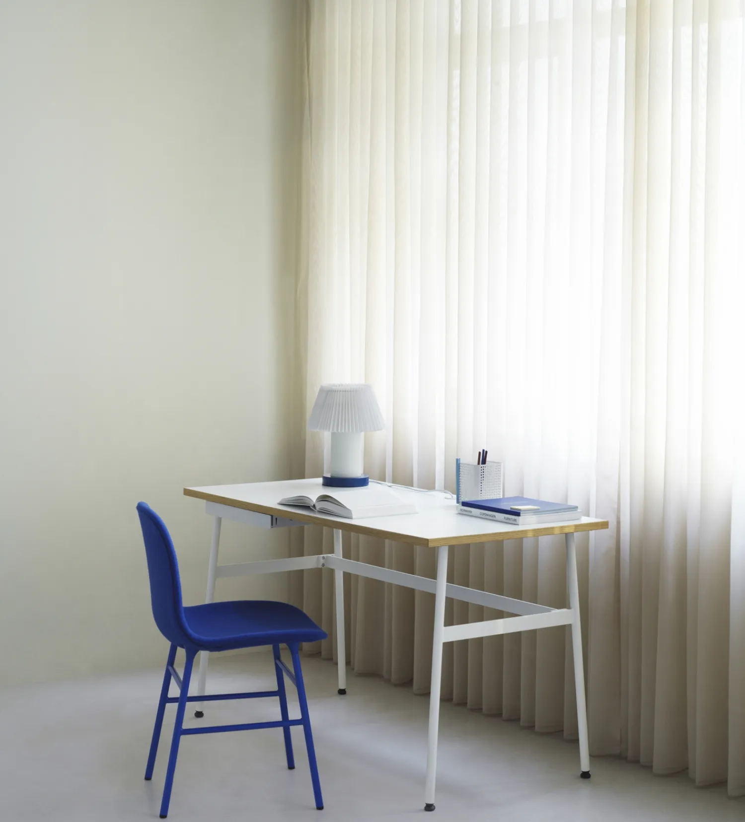 - Journal Desk - skrivebord*Normann Copenhagen Discount