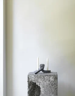 - Lysestage - Crooked Candlestick Two - Grey / Grå^Normann Copenhagen Outlet