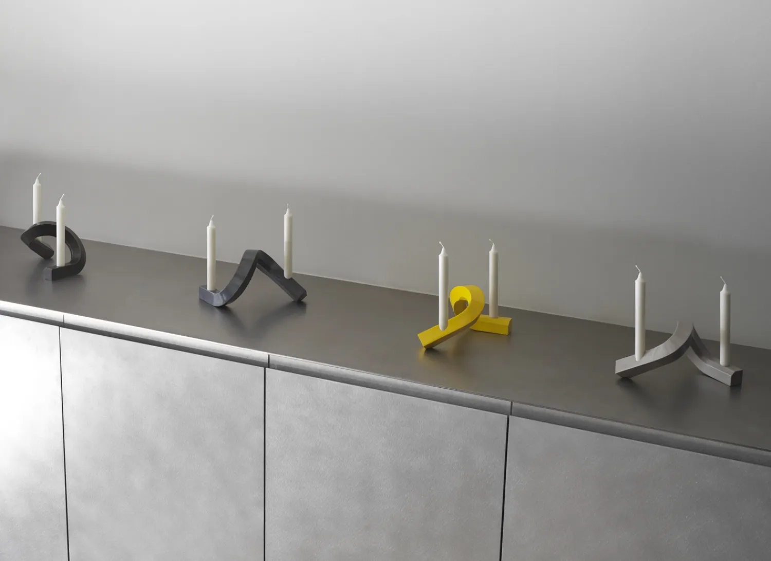 - Lysestage - Crooked Candlestick Two - Grey / Grå^Normann Copenhagen Outlet