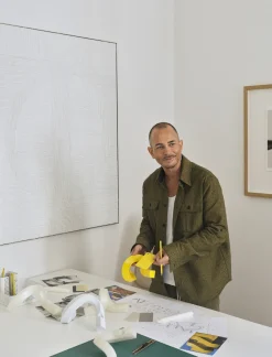 - Lysestage - Crooked Candlestick One - Grey / Grå*Normann Copenhagen Hot