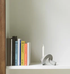 - Lysestage - Crooked Candlestick One - Grey / Grå*Normann Copenhagen Hot