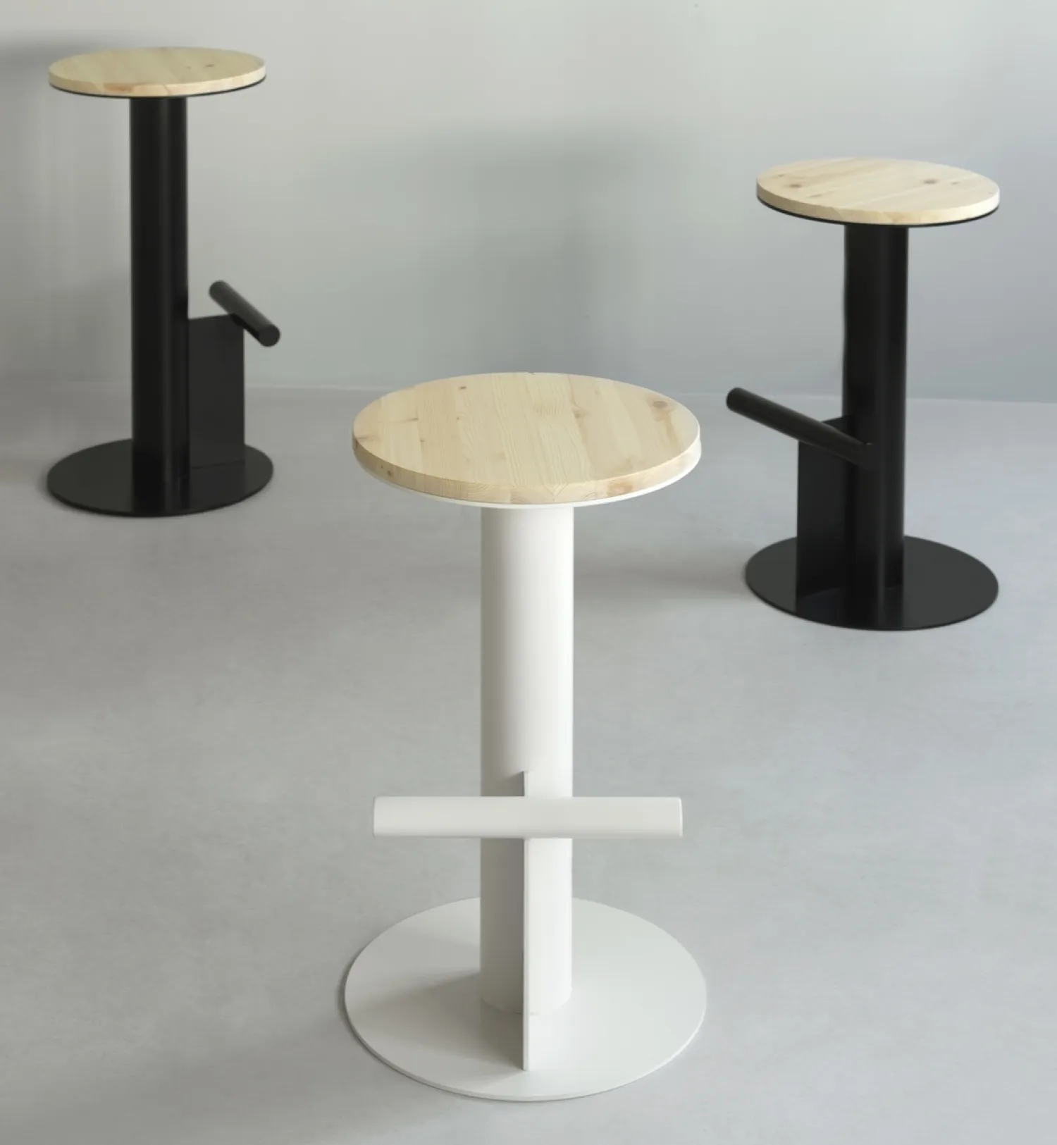 - Pole Barstool 75 cm - Pine/Black*Normann Copenhagen Best