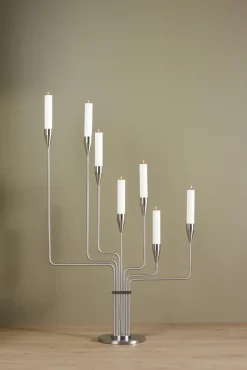 - Karlsvognen MAXI lysestage , H. 130 cm. Rustfrit stål^Piet Hein Outlet