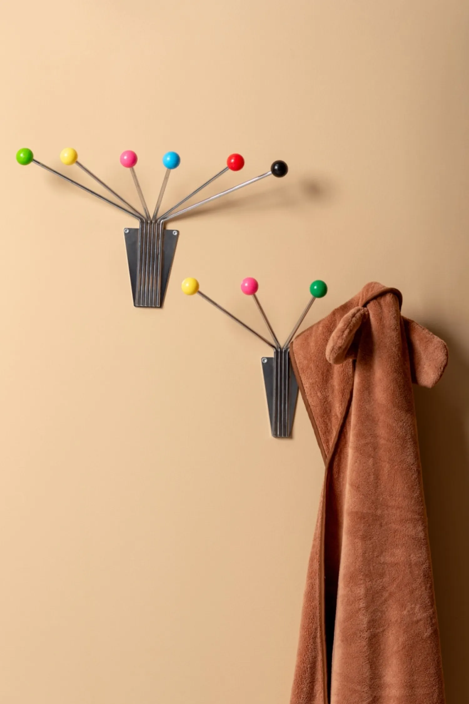 - Hat rack Neptune chrome w. coloured balls large*Present time Hot