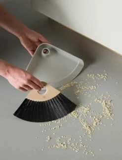 - SWEEP-IT fejebakke & kost light grey^RIG-TIG