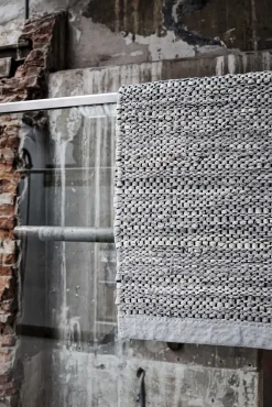 Rug Solid - Tæppe m. læder, light grey - 60x90 cm* Outlet