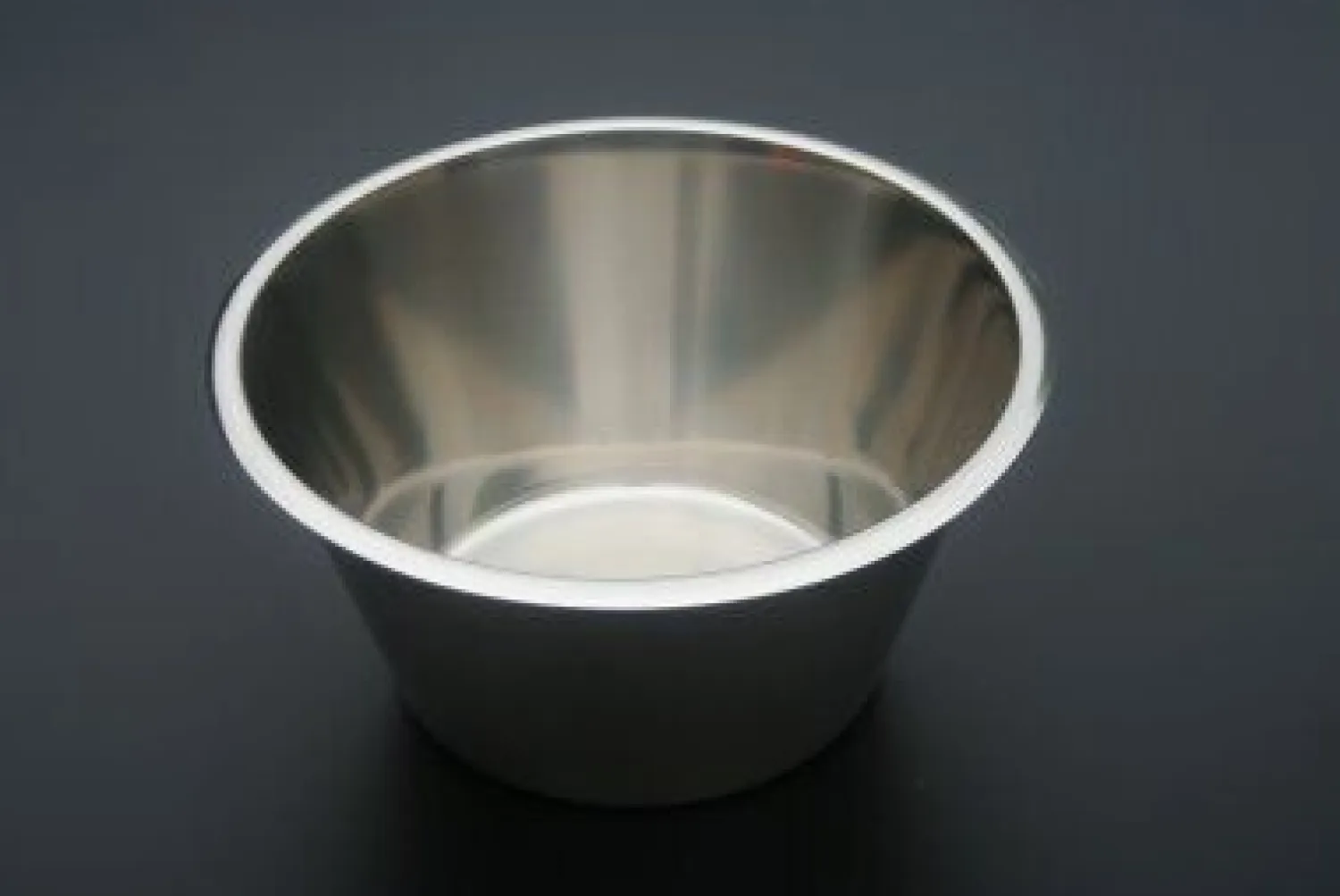 - KØKKENSKÅL 8 LTR.*Steel Function Outlet