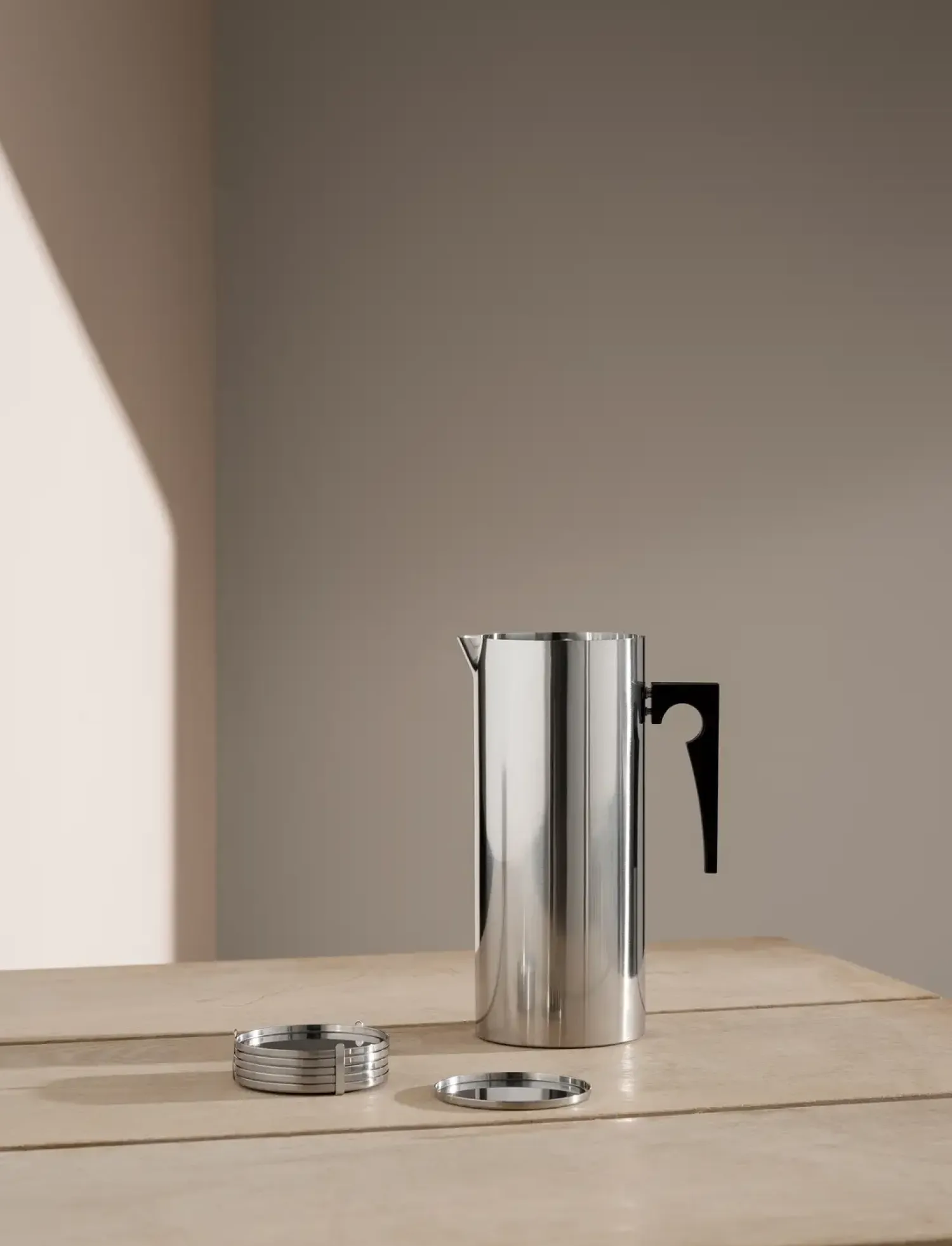 - Arne Jacobsen serveringskande i stål - 2 liter*Stelton
