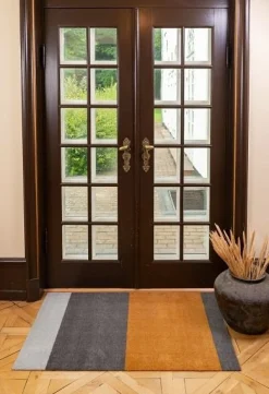 - Smudsmåtte - Stripes Horizon - Dijon/Lysegrå/Steelgrey - 60x90 cm*Tica Copenhagen Hot