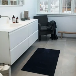 - Smudsmåtte - Ensfarvet - Mørkeblå - 67x120 cm*Tica Copenhagen Discount