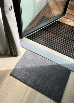 - Smudsmåtte / Dørmåtte - Steelgrey/Grå - 40x60 cm*Tica Copenhagen Outlet