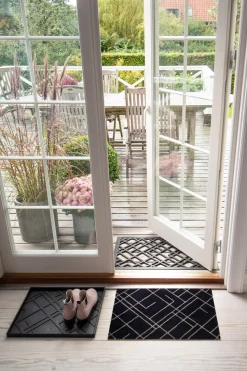 - Smudsmåtte - Lines - Sort/Sand - 40x60 cm.^Tica Copenhagen Sale