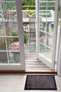 - Smudsmåtte - Dots - Sort/Sand - 40x60 cm.^Tica Copenhagen New