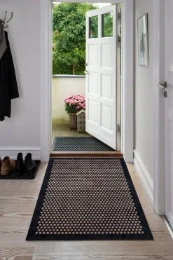 - Smudsmåtte - Dots - Sort/Sand - 90x130 cm*Tica Copenhagen Discount