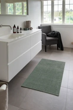 - Smudsmåtte - Dusty green/støvet grøn - 67x120 cm*Tica Copenhagen Hot