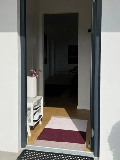 - Smudsmåtte - Stripes Horizon - Bordeaux/Rose/Sand - 60x90 cm*Tica Copenhagen Sale