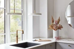 - Loftlampe pendel - Asteria - Messing/Hvid - Pearl white - Mini Ø31 cm^Umage Clearance