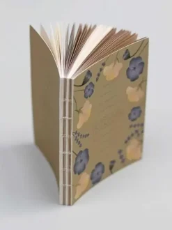 - Amber with flowers- Small*VISSEVASSE Best