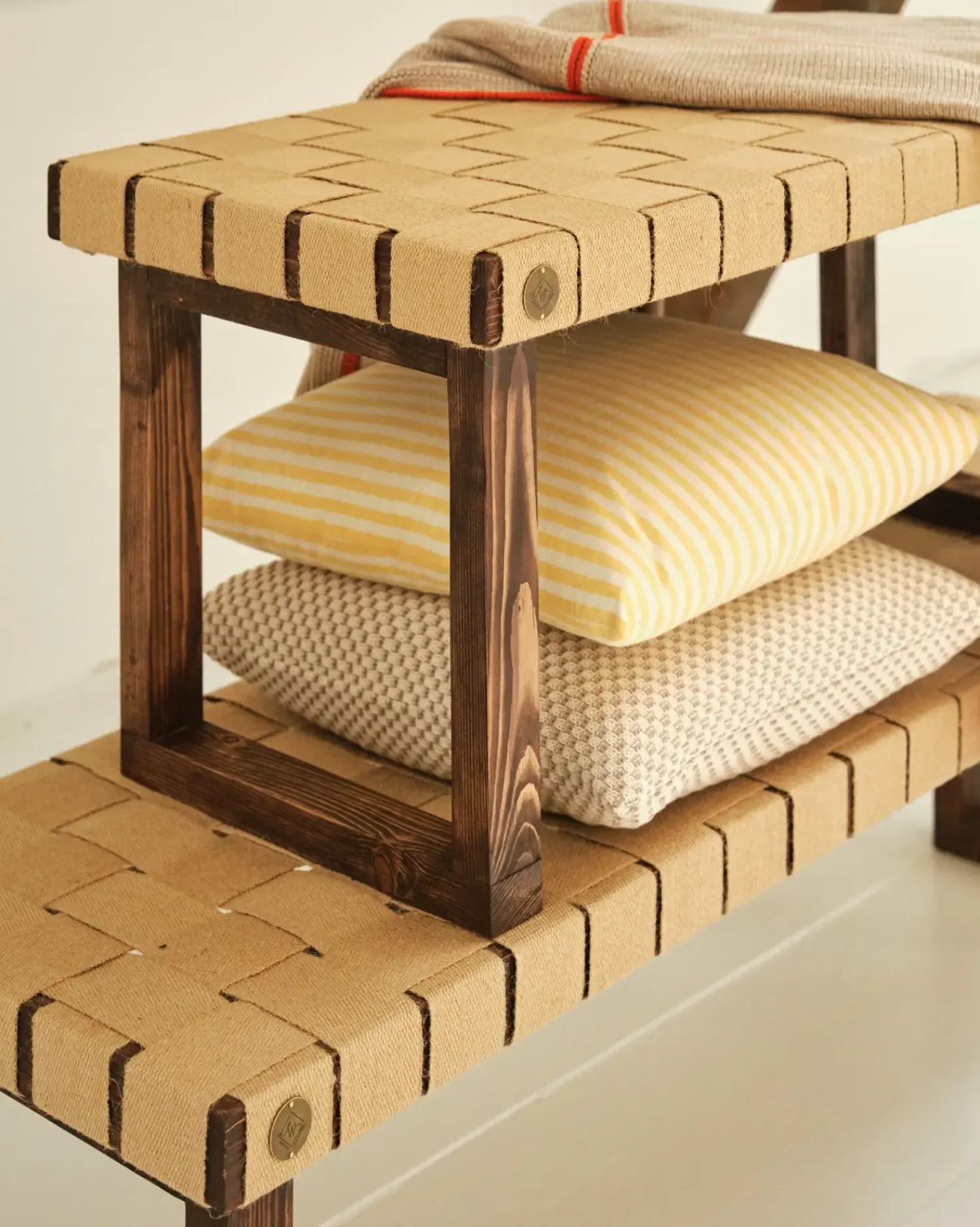 - Bænk - Medium - Valnød^Wecycle Furniture Clearance